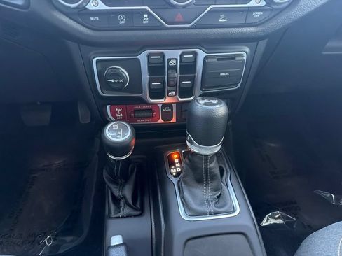 Used 2025 Jeep Wrangler Unlimited Sport AWD/4WD image 14