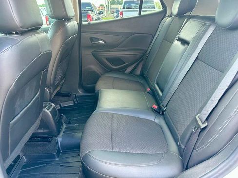 Used 2021 Buick Encore Preferred AWD/4WD image 11