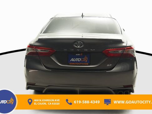 Used 2019 Toyota Camry SE w/ Carpet Mat Package FWD image 12