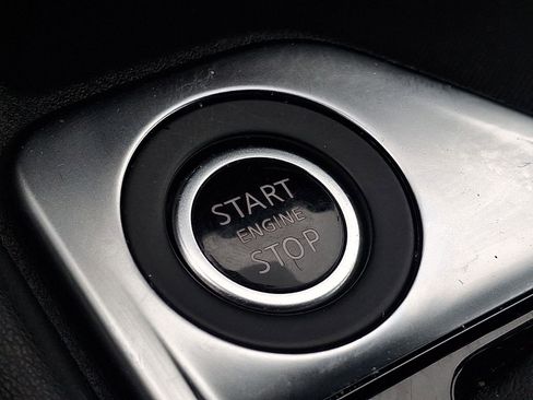 Used 2020 Nissan Sentra SR w/ Premium Package image 25