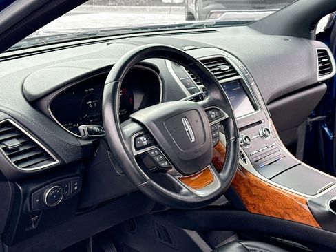 Used 2020 Lincoln Nautilus Reserve w/ Equipment Group 201A image 4