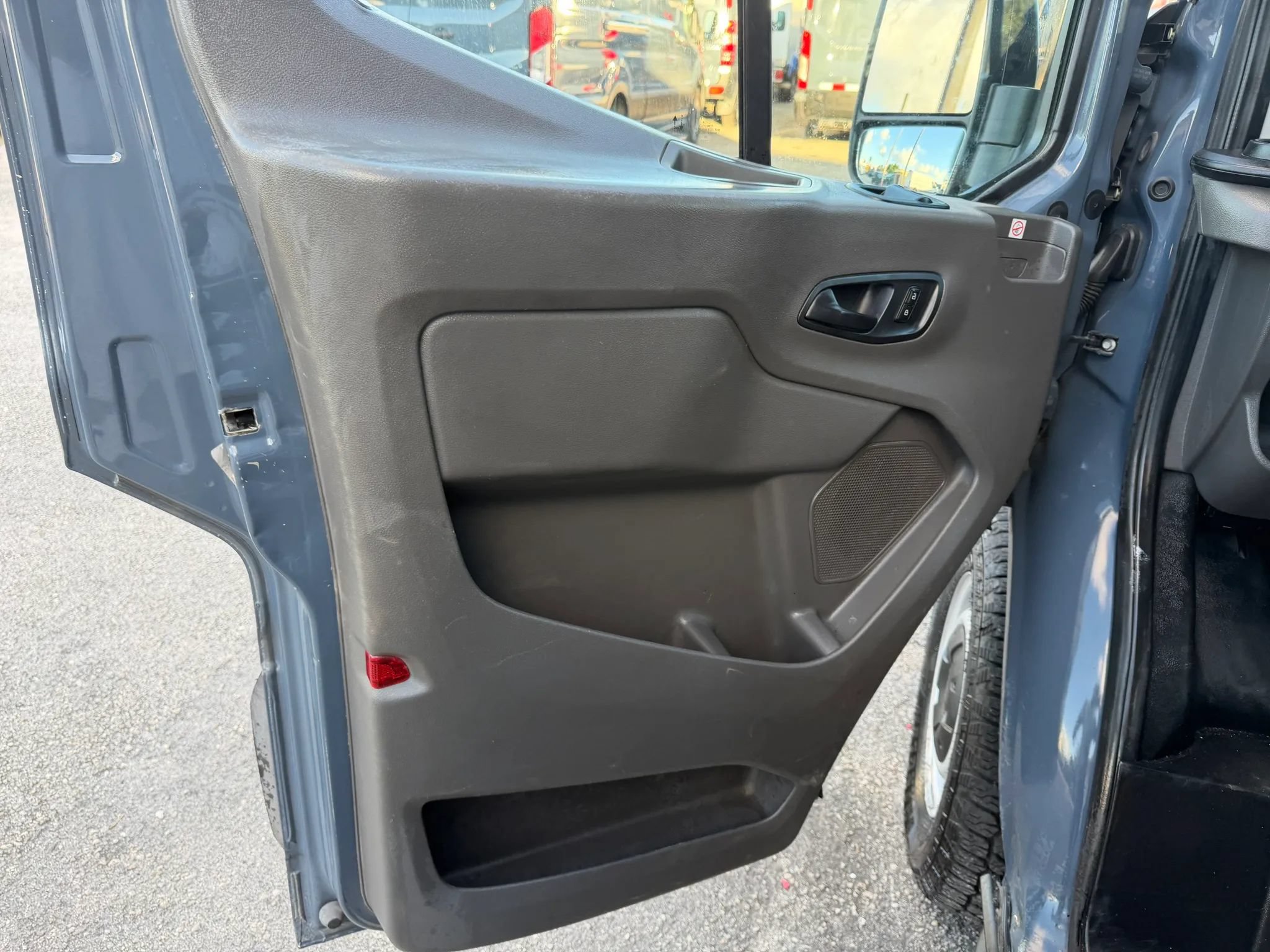 Used 2020 Ford Transit 250 148 High Roof Extended RWD image 9