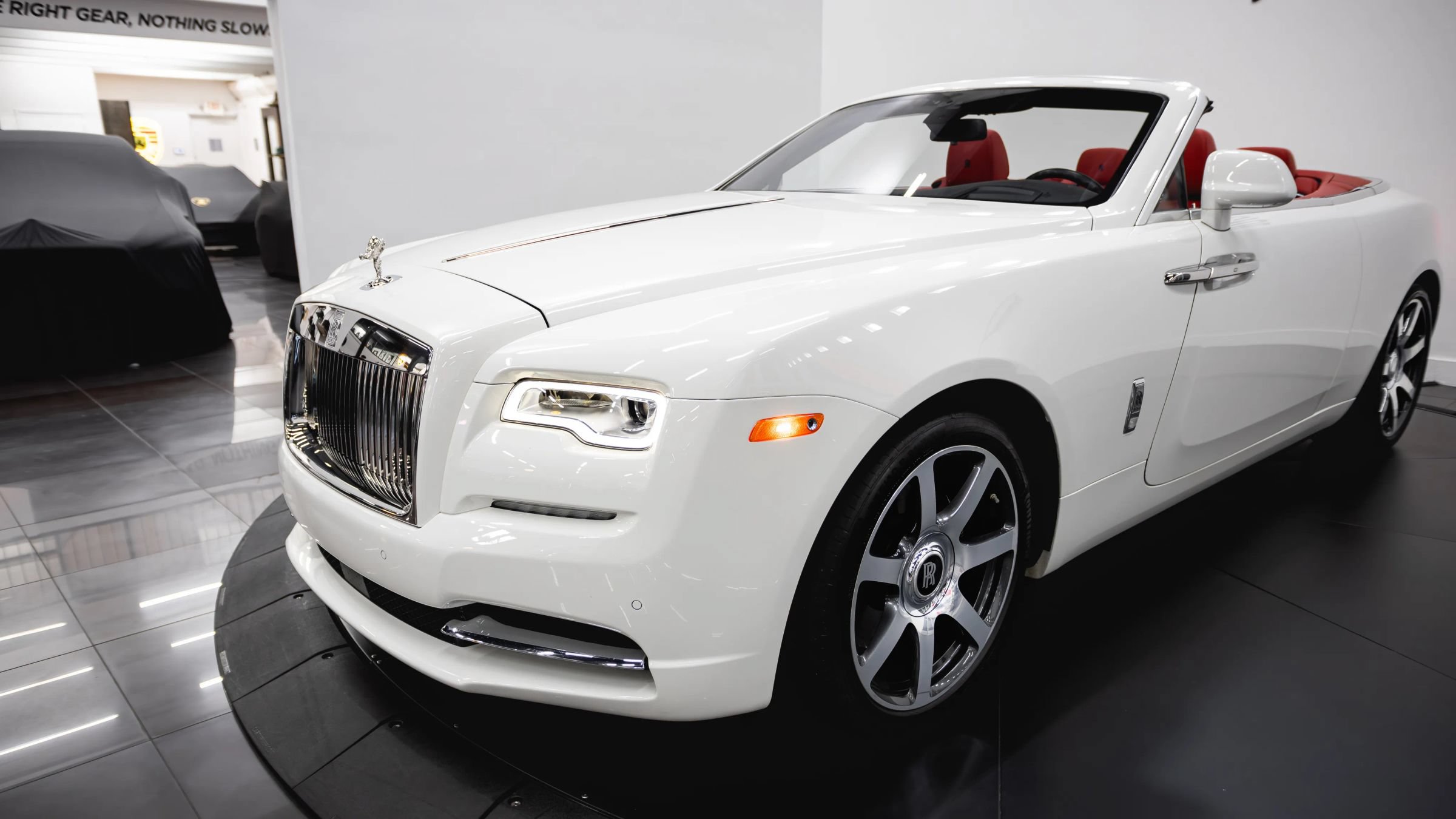 Used 2017 Rolls-Royce Dawn RWD image 25