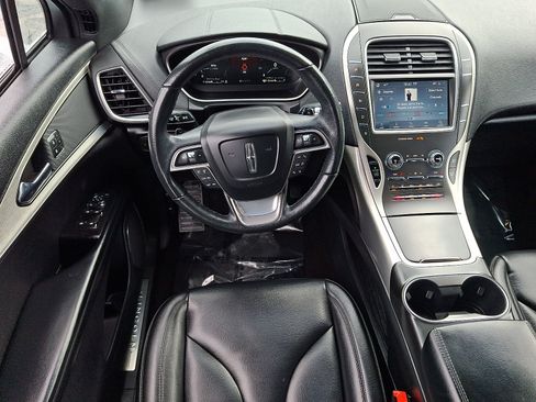 Used 2020 Lincoln Nautilus Premier AWD/4WD image 11