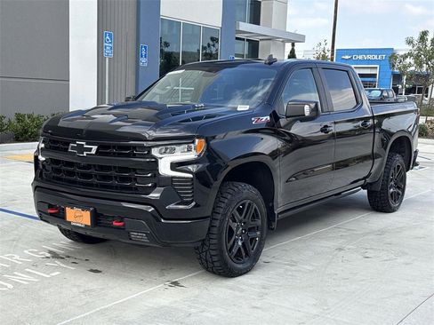 Used 2022 Chevrolet Silverado 1500 LT Trail Boss w/ Convenience Package II image 7