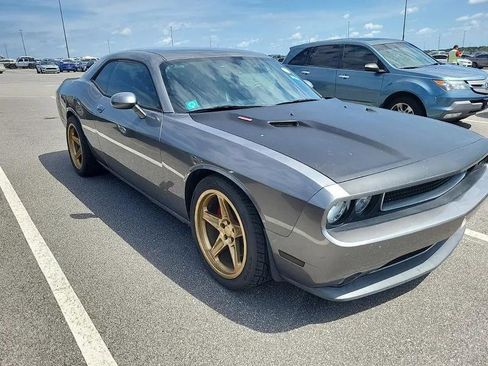 Used 2012 Dodge Challenger R/T RWD image 4
