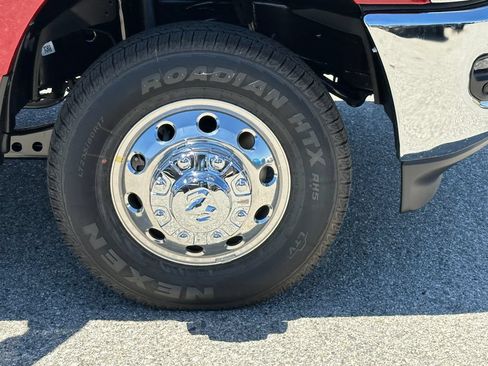 New 2026 RAM 3500 Big Horn AWD/4WD image 11