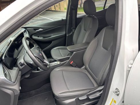 Used 2025 Buick Encore GX Preferred FWD image 31