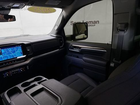 Used 2025 Chevrolet Silverado 2500 LT image 24