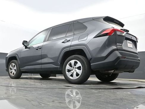 Used 2022 Toyota RAV4 LE image 10