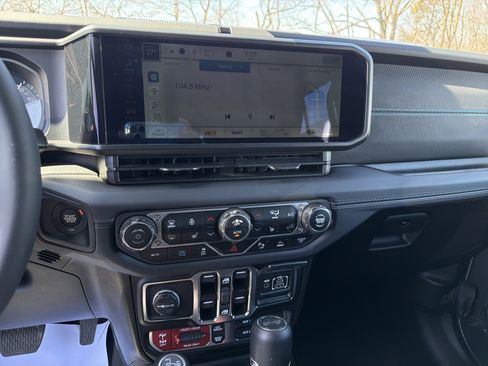 Certified 2025 Jeep Wrangler Unlimited Rubicon 4xe w/ Safety Group image 18