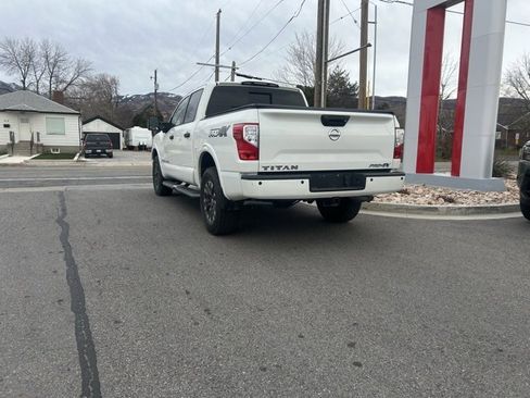 Used 2019 Nissan Titan PRO-4X image 5