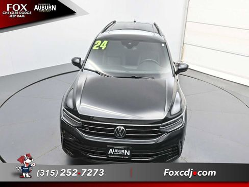 Used 2024 Volkswagen Tiguan SE R-Line AWD/4WD image 28