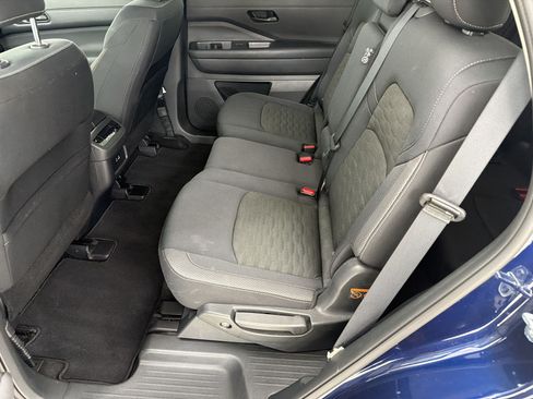 Used 2025 Nissan Pathfinder SV FWD image 21