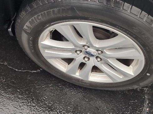 Used 2018 Ford Explorer XLT w/ Equipment Group 201A image 7