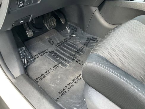 Used 2018 Nissan Rogue SV image 20