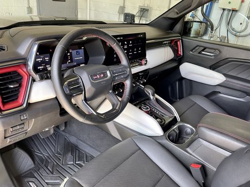 Used 2024 GMC Canyon AT4X AWD/4WD image 13