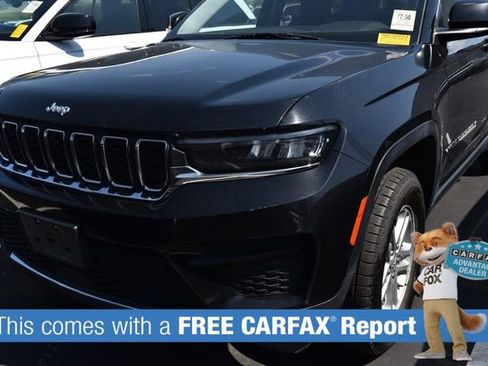 Used 2024 Jeep Grand Cherokee Laredo image 2