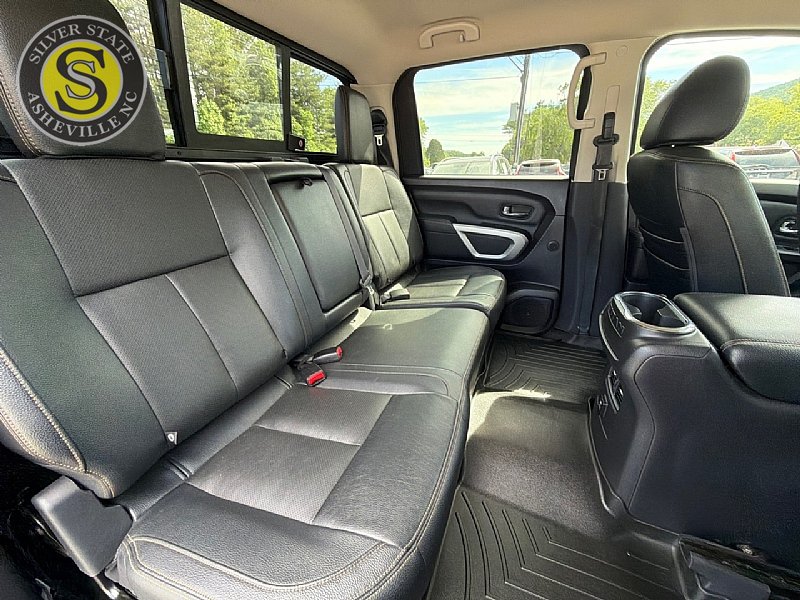 Used 2018 Nissan Titan SL w/ Chrome Package AWD/4WD image 16