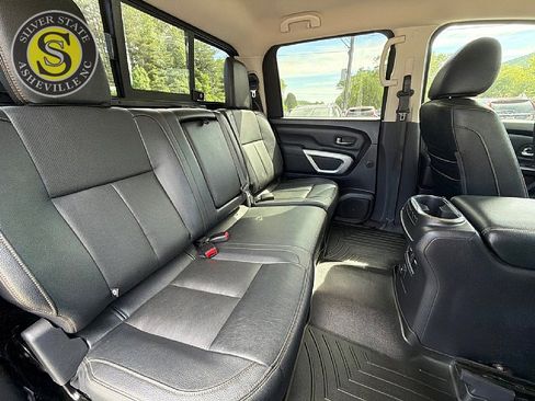 Used 2018 Nissan Titan SL w/ Chrome Package AWD/4WD image 16