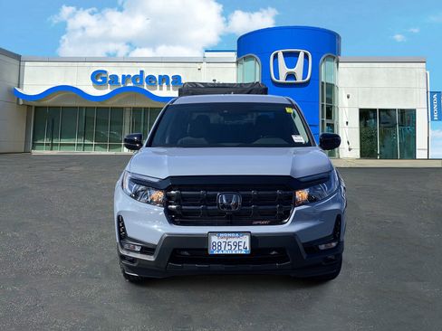 Used 2025 Honda Ridgeline Sport image 2