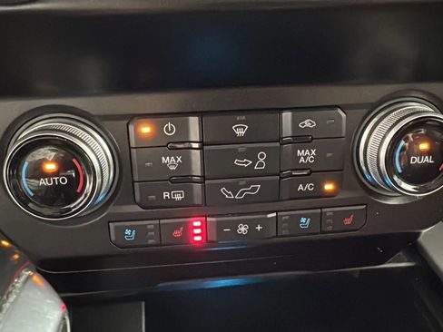 Used 2020 Ford F150 Platinum w/ Equipment Group 701A Luxury image 23