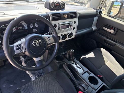 Used 2013 Toyota FJ Cruiser 4WD w/ Convenience Pkg image 16