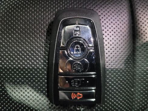 Used 2022 Lincoln Corsair AWD w/ Premium Package image 32