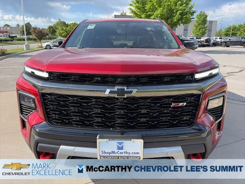 New 2026 Chevrolet Traverse Z71 w/ Enhanced Driving Package AWD/4WD image 3