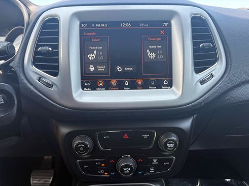 Used 2021 Jeep Compass Latitude AWD/4WD image 34