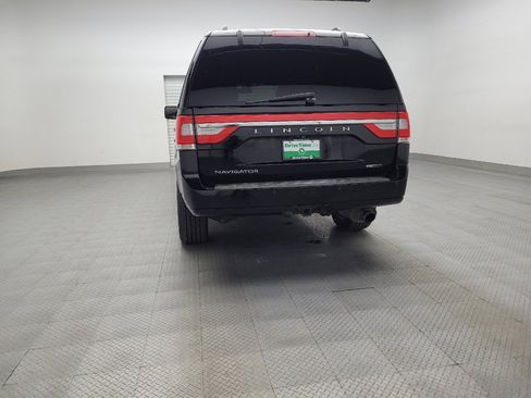Used 2016 Lincoln Navigator Select image 6
