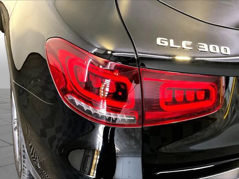 Used 2022 Mercedes-Benz GLC 300 4MATIC image 28