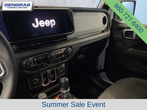 Certified 2025 Jeep Wrangler Unlimited Sahara AWD/4WD image 15