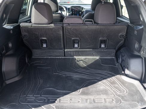 Used 2025 Subaru Forester Premium w/ Convenience Package #1 image 9