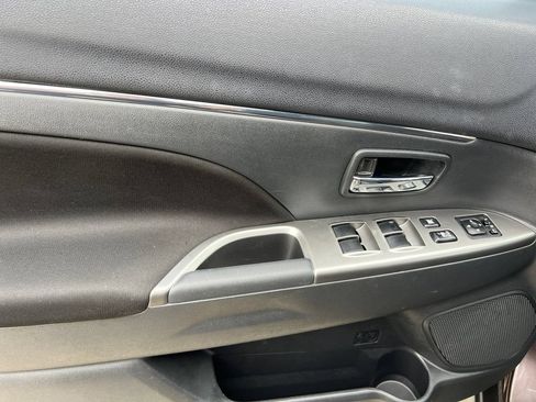Used 2021 Mitsubishi Outlander Sport SE FWD image 25