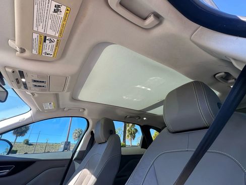 Used 2018 Jaguar F-PACE R-Sport image 46