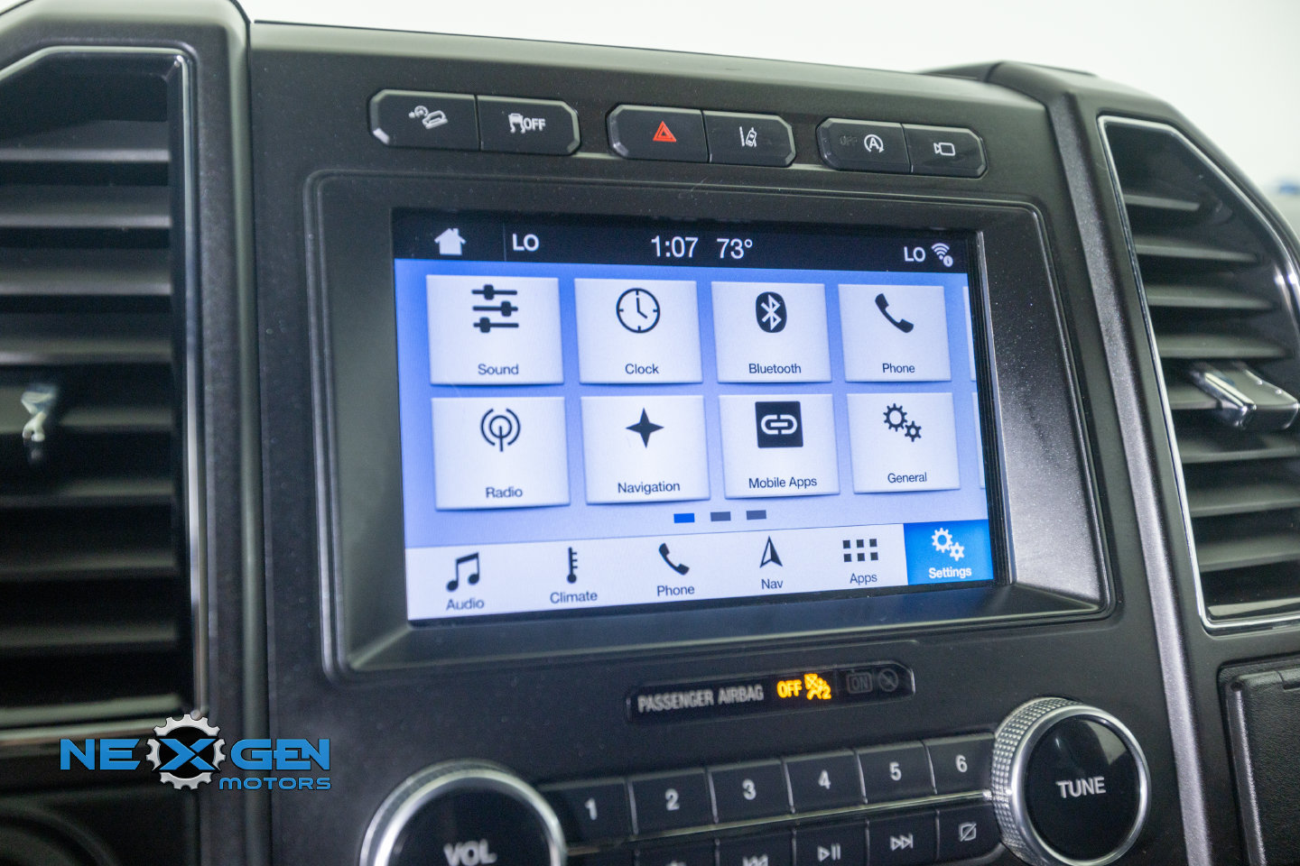 Used 2019 Ford Expedition Limited w/ Equipment Group 303A AWD/4WD image 23