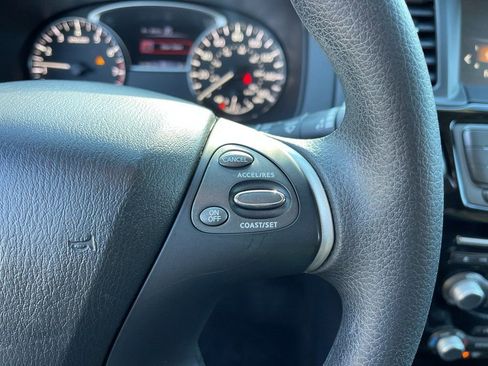 Used 2020 Nissan Pathfinder S AWD/4WD image 18