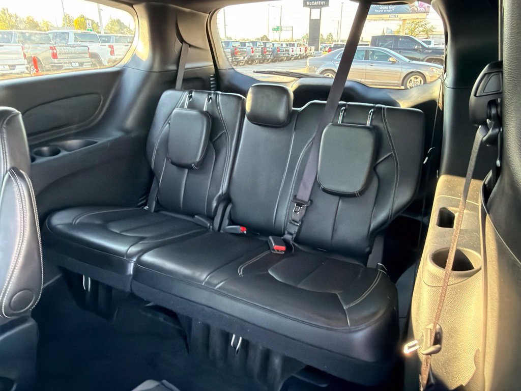 Used 2025 Chrysler Pacifica Select FWD image 16