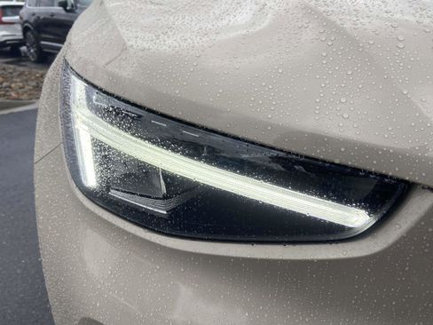 New 2026 Volvo XC40 B5 Core w/ Climate Package image 4