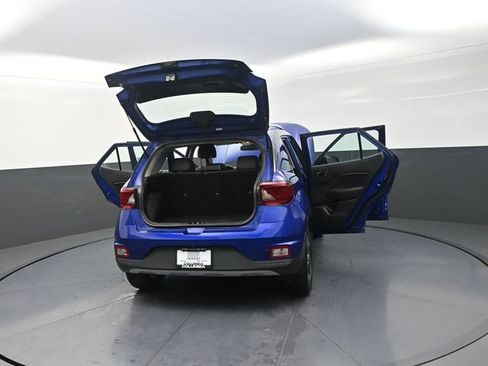 Used 2022 Hyundai Venue Limited FWD image 32