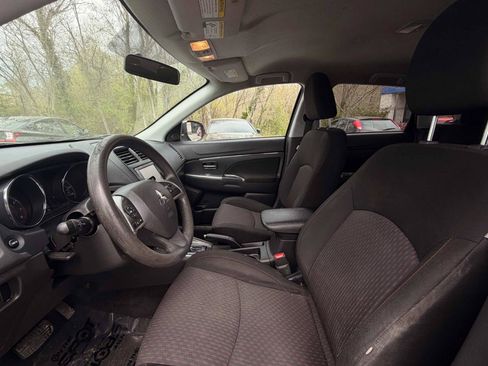 Used 2019 Mitsubishi Outlander Sport ES FWD image 12
