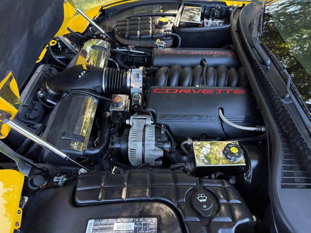 Used 2003 Chevrolet Corvette Coupe w/ Preferred Equipment Group RWD image 69