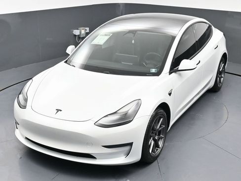 Used 2021 Tesla Model 3 Standard Range Plus image 48
