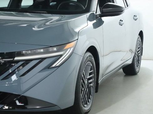 Used 2026 Nissan Sentra SV w/ SV Convenience Package FWD image 4