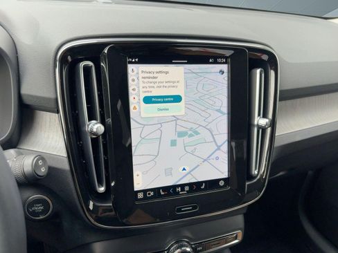 Certified 2023 Volvo XC40 B4 Core w/ Convenience Package image 20