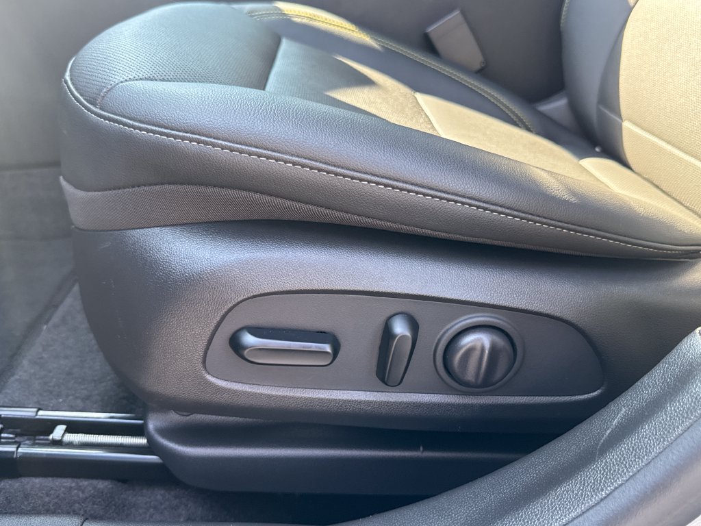 Certified 2024 Chevrolet Trax ACTIV w/ Sunroof Package FWD image 13