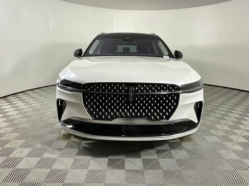 Used 2024 Lincoln Nautilus Reserve image 8