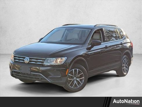 Used 2019 Volkswagen Tiguan SE w/ Panoramic Sunroof Package image 1