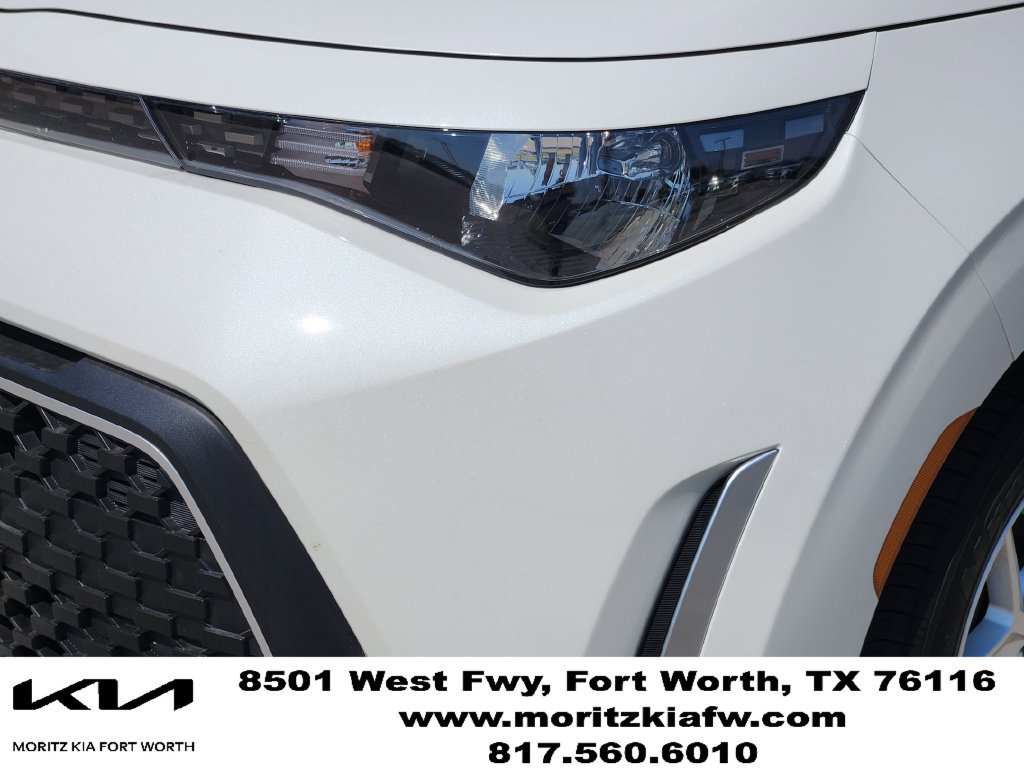 Used 2025 Kia Soul LX w/ LX Technology Package FWD image 16